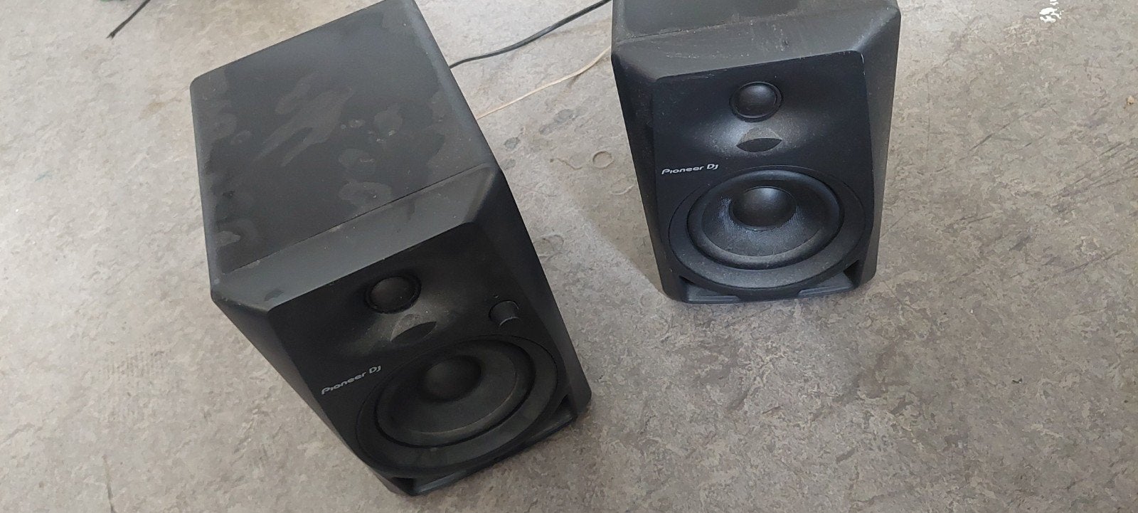 Pioneer DJ DM-40 monitor set - defect, Audio, Tv en Foto, Luidsprekers, Ophalen, Studiomonitor, Inclusief kabels, Pioneer