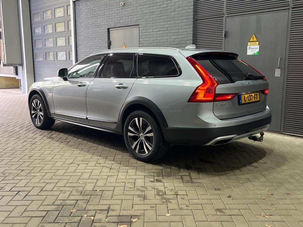 Volvo V90 Cross Country T5 AWD Pro | Bowers&Wilkins | Luchtv, Euro 6, 4 cilinders, Vierwielaandrijving, 102 €/maand
