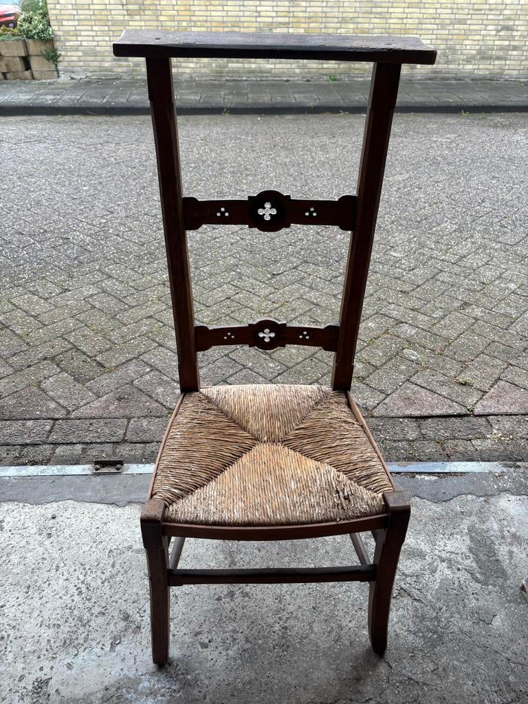 Antieke kerkstoel / bidstoel met rieten zitting, Ophalen