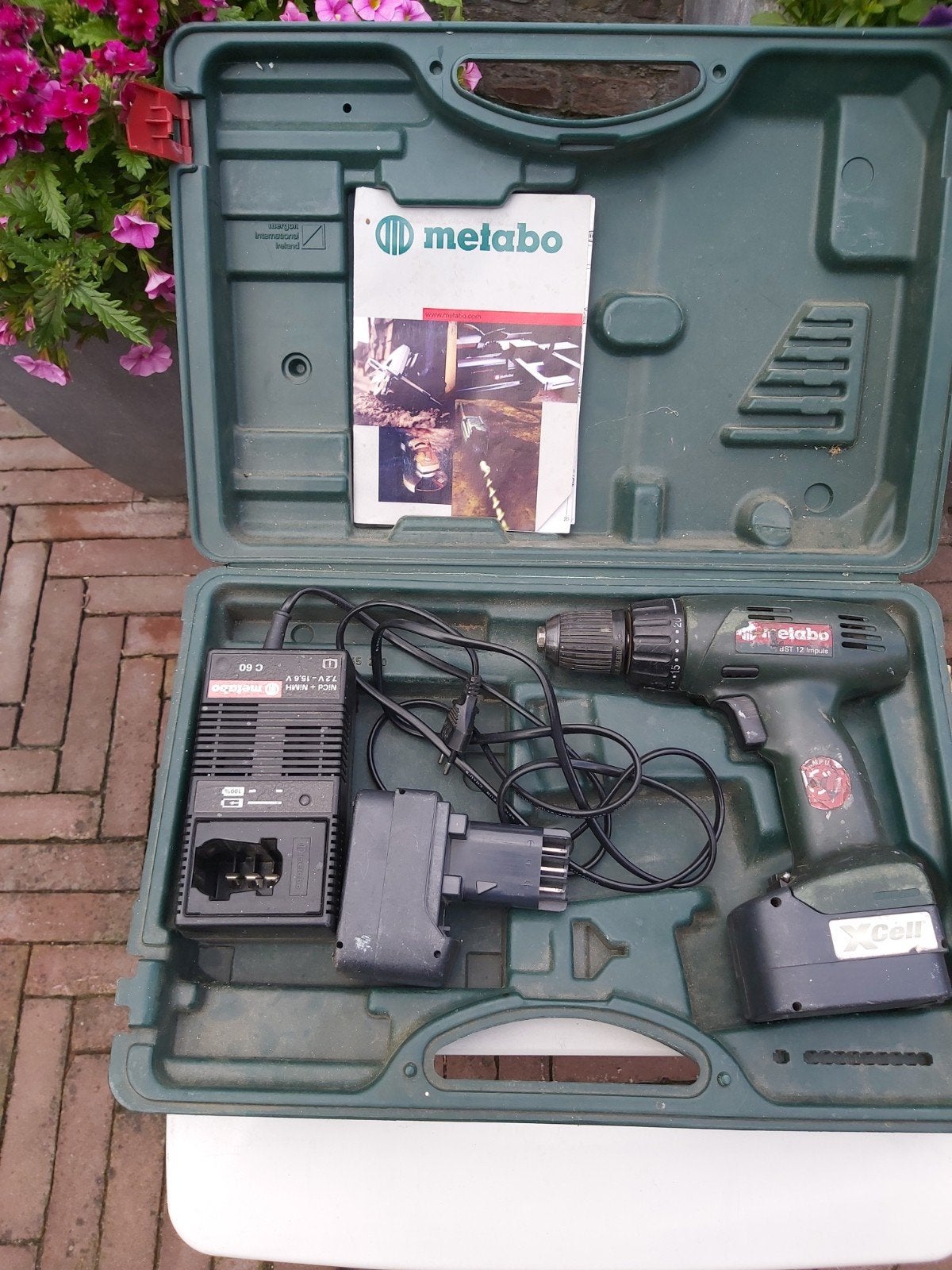Metabo Accuboormachine BST 12 Impuls met oplader, Gebruikt, Variabele snelheid, Ophalen of Verzenden, Boor- en Schroefmachine