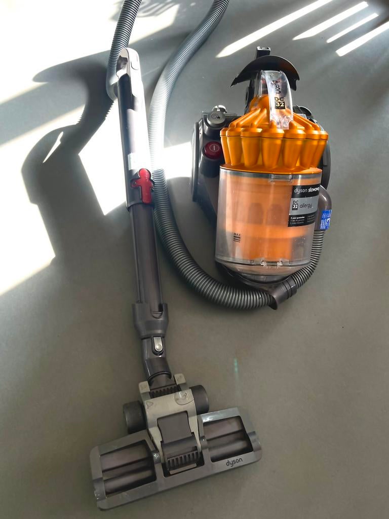Dyson DC32 Allergy met HEPA filter, Witgoed en Apparatuur, Stofzuigers, Ophalen, Gebruikt, Reservoir, 1200 tot 1600 watt