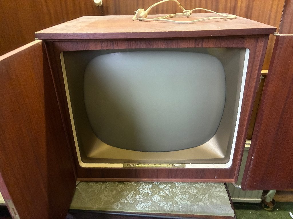 Grundig 553 TV meubel, Ophalen