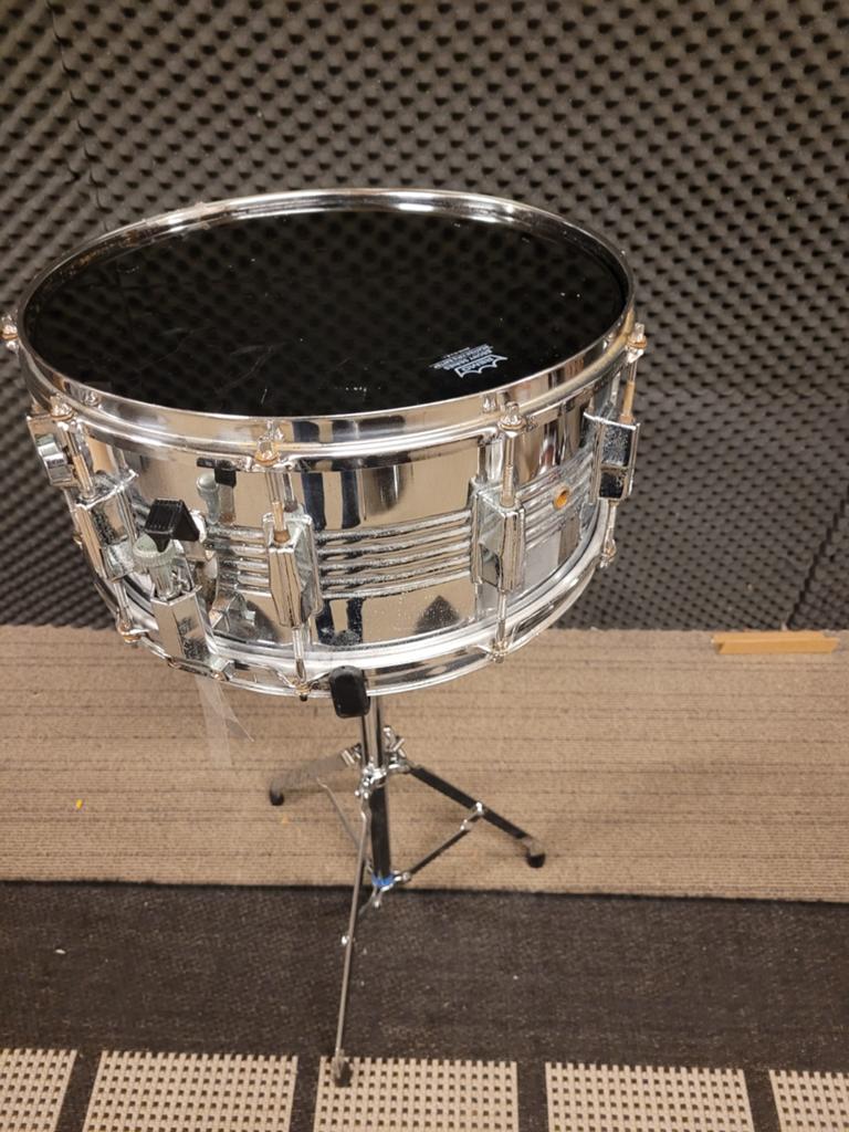 Merkloze snaredrum, Ophalen, Gebruikt, Drums of Percussie
