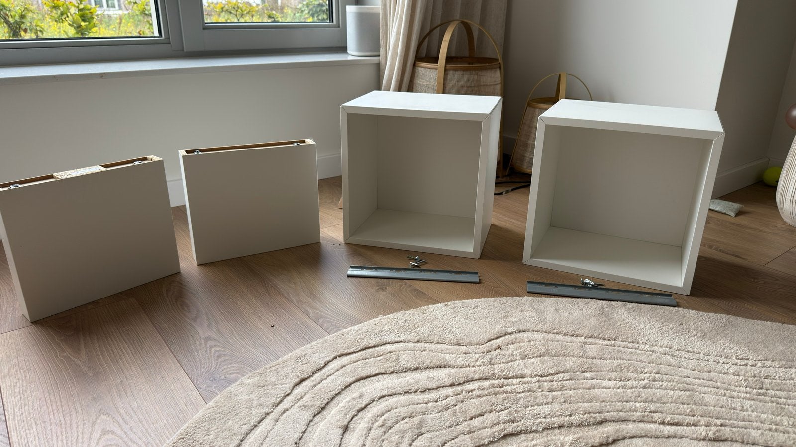 Witte Eket kubus + 2 wandplankjes (Lack) van ikea, Ophalen of Verzenden, Gebruikt
