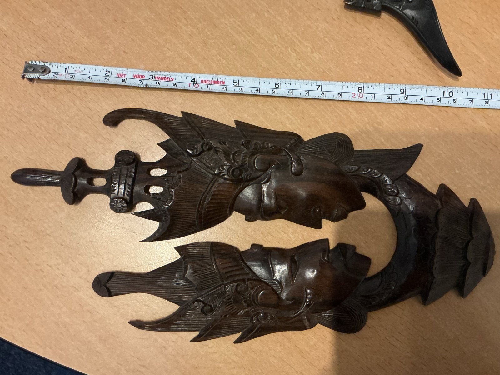 Houtsnijwerk uit Indonesië - Twee gezichten, Ophalen of Verzenden, Handgemaakt, 20 - 50 cm, Hout