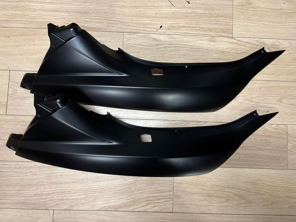 Piaggio mp3 zeipaneel rechts matzwart onderdelen Piaggio mp3, Ophalen of Verzenden