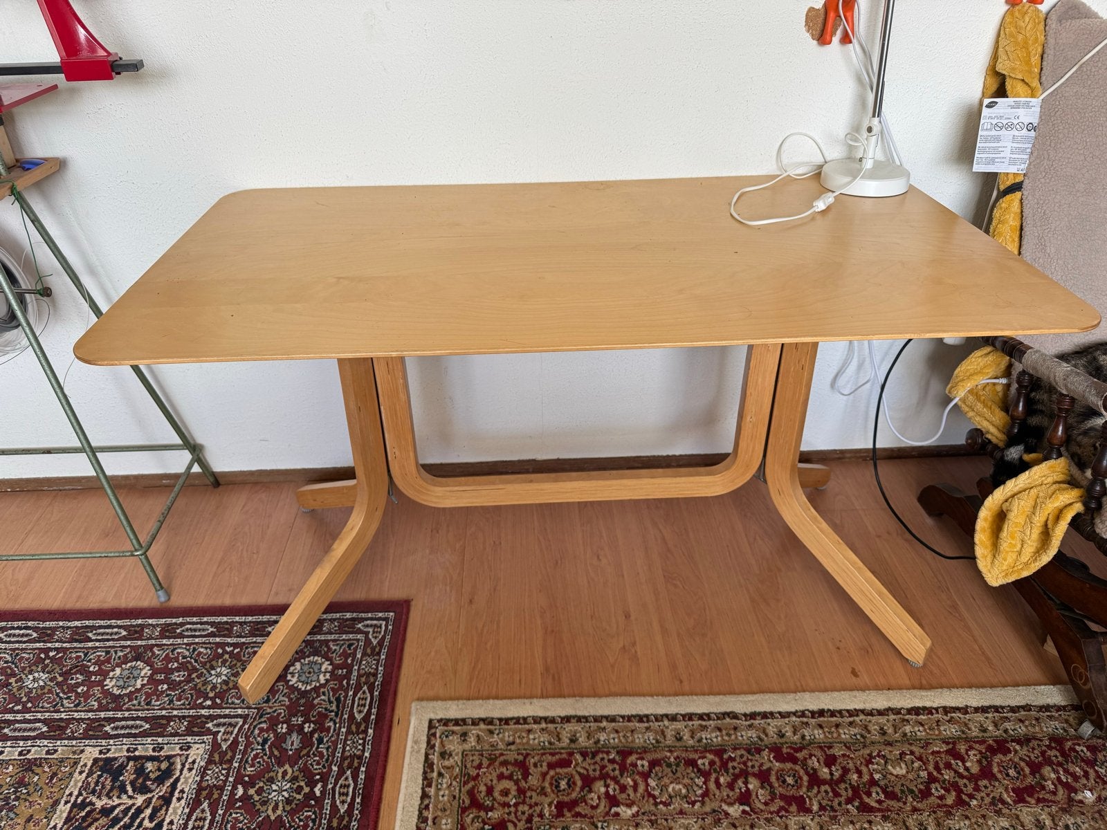 IKEA ALBACK Eettafel/Bureau - Licht hout, Gebogen poten, Ophalen, Gebruikt, 100 tot 150 cm, Rechthoekig