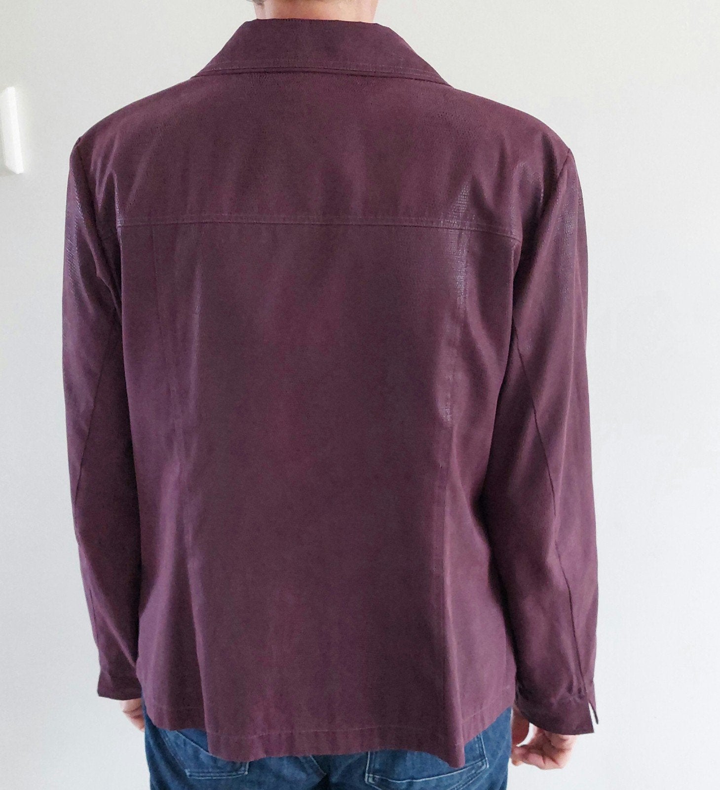 Mooi paars kort jasje.
2-delig setje van een mouwloos shirt, Kleding | Dames, Maat 42/44 (L), Ophalen of Verzenden, Zo goed als nieuw