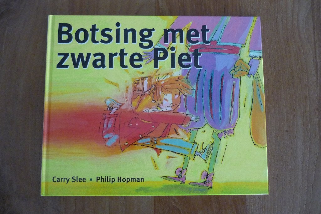 Carry Slee '' Botsing met zwarte Piet '' (Sinterklaasboeken), Fictie algemeen, Carry Slee, Ophalen of Verzenden, Zo goed als nieuw