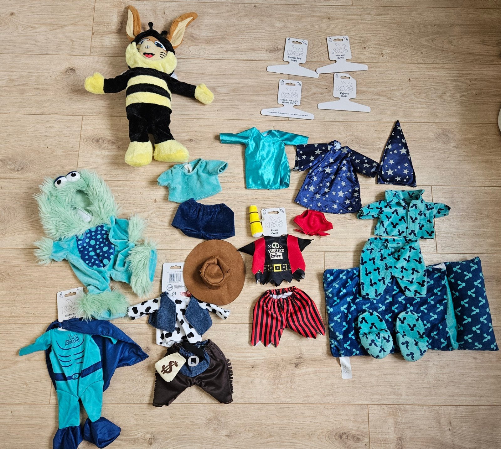 Koos Konijn Landal Roompot knuffel met 8 outfits en slaapzak, Overige merken, Overige karakters, Konijn, Ophalen of Verzenden