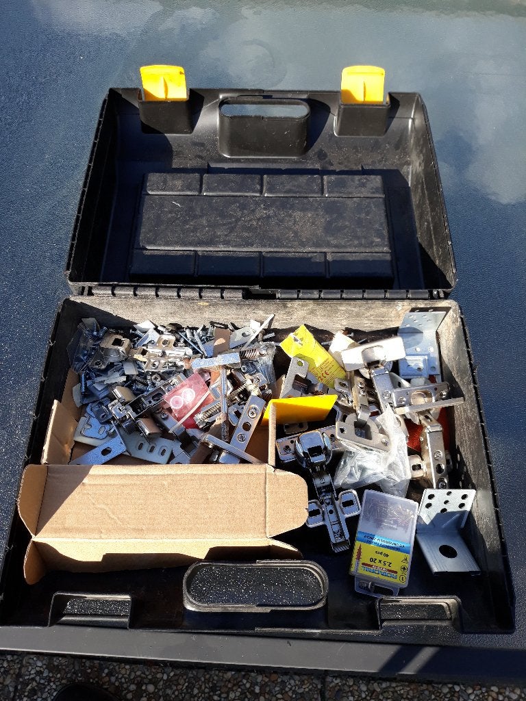 Grote partij scharnieren en bevestigingsmateriaal, Ophalen of Verzenden, Gebruikt, Overige materialen, Scharnier