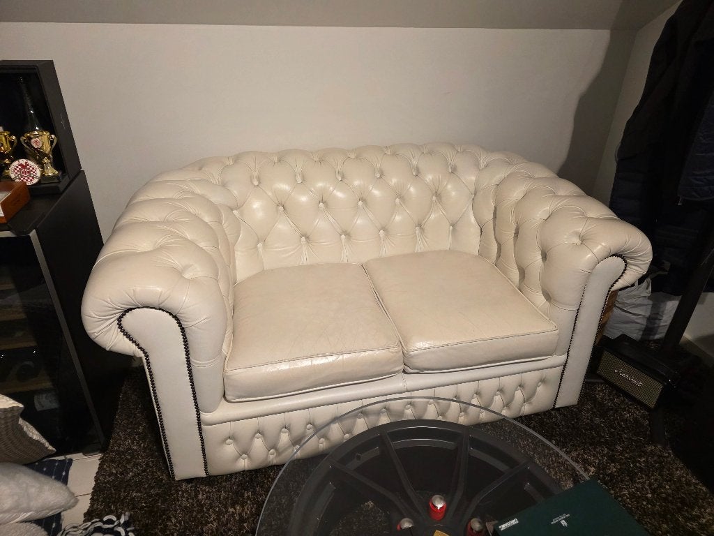 Witte 2-zits Chesterfield Zetel, Ophalen, Gebruikt, 125 cm of meer, Chesterfield