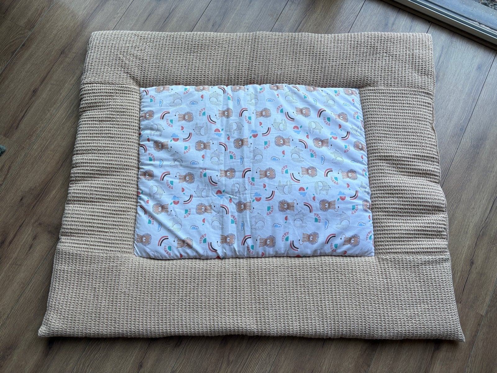 Nieuw boxkleed 75x95 met leeuwen en olifanten, Ophalen of Verzenden, Nieuw
