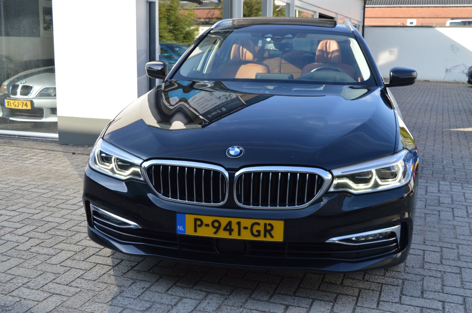 BMW 5-serie Touring 540i xDrive High Exe. Panodak Head-up Co, Auto's, Dealer onderhouden, Gebruikt, Euro 6, 2000 kg