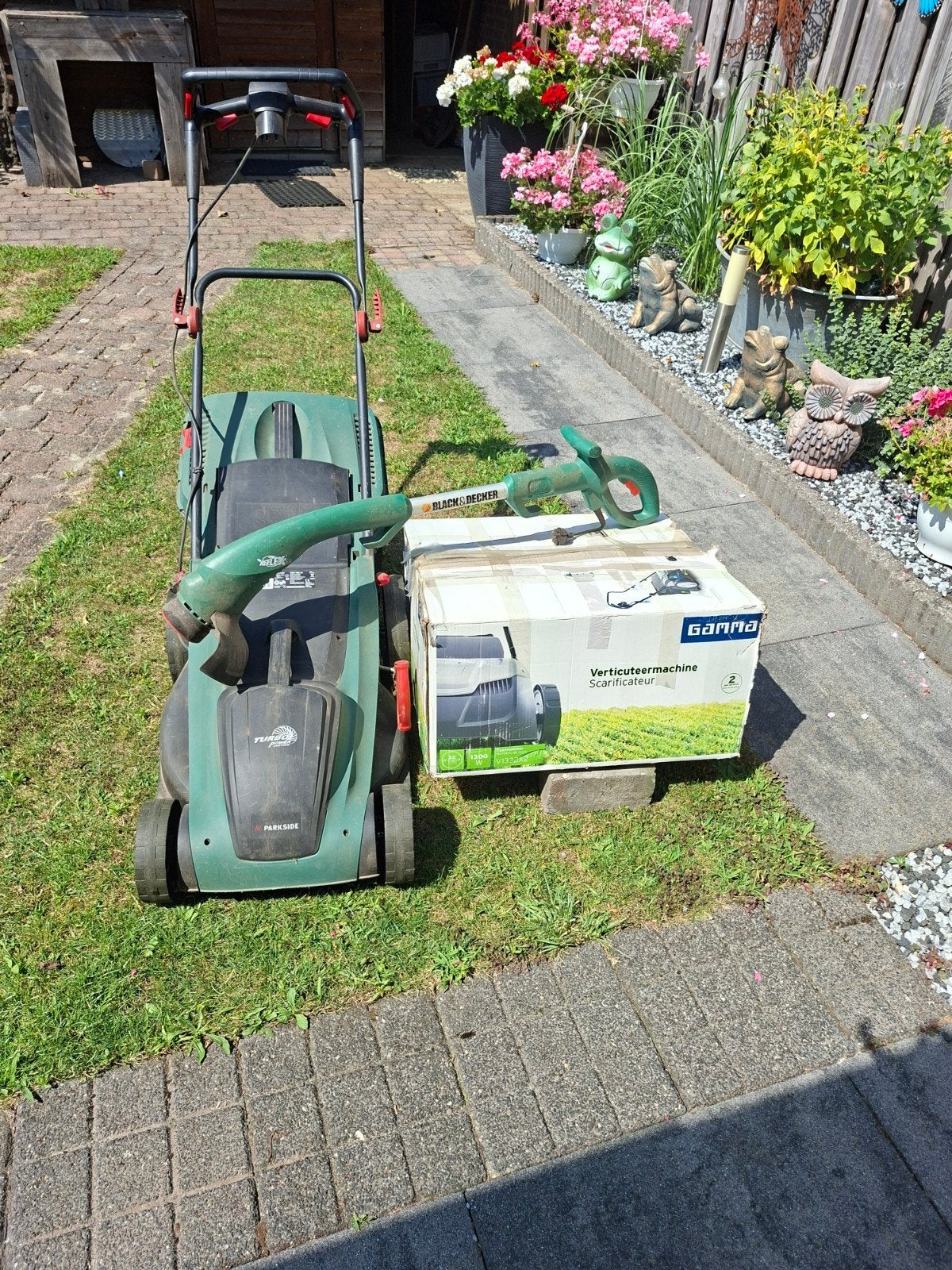 Grasmaaier, trimmer en verticuteermachine set, Ophalen, Cirkelmaaier, Gebruikt, Elektrische grasmaaier
