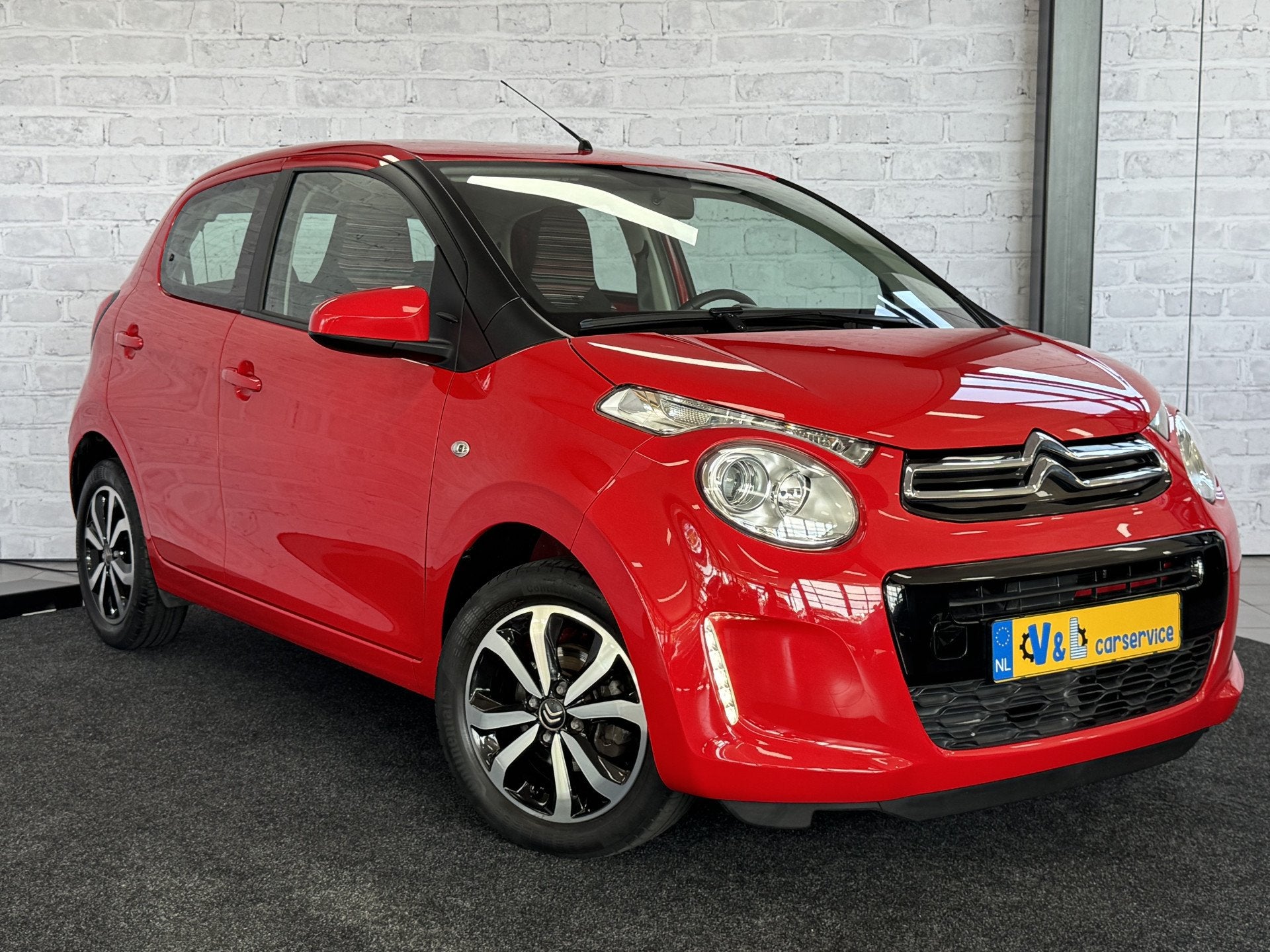 Citroën C1 1.0 VTi Shine Carplay Cruise Camera Airco, Auto's, Voorwielaandrijving, Stof, Gebruikt, 4 stoelen