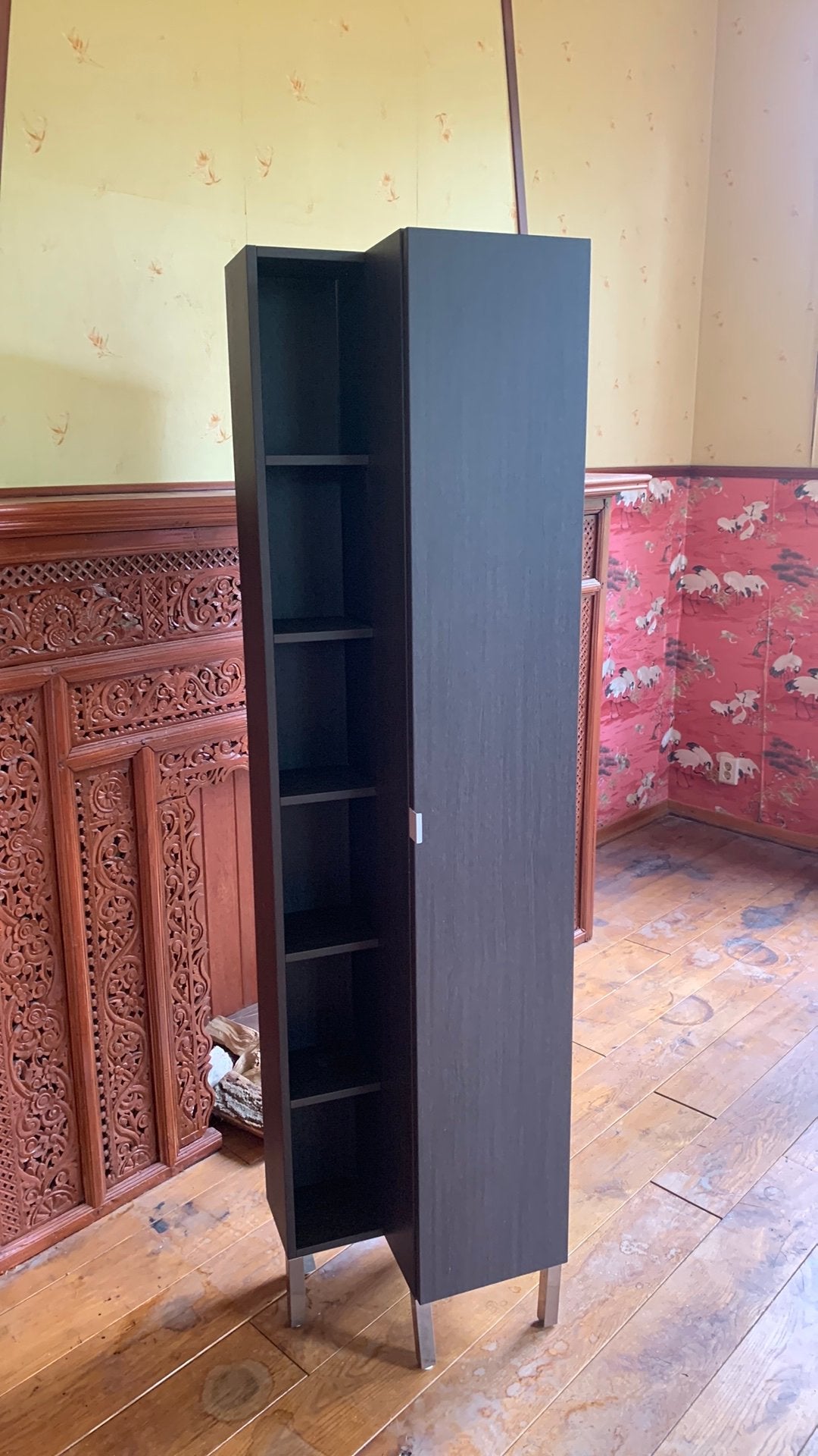 Smalle badkamerkast met planken en deur, Huis en Inrichting, Kasten | Boekenkasten, Minder dan 50 cm, Gebruikt, Ophalen of Verzenden