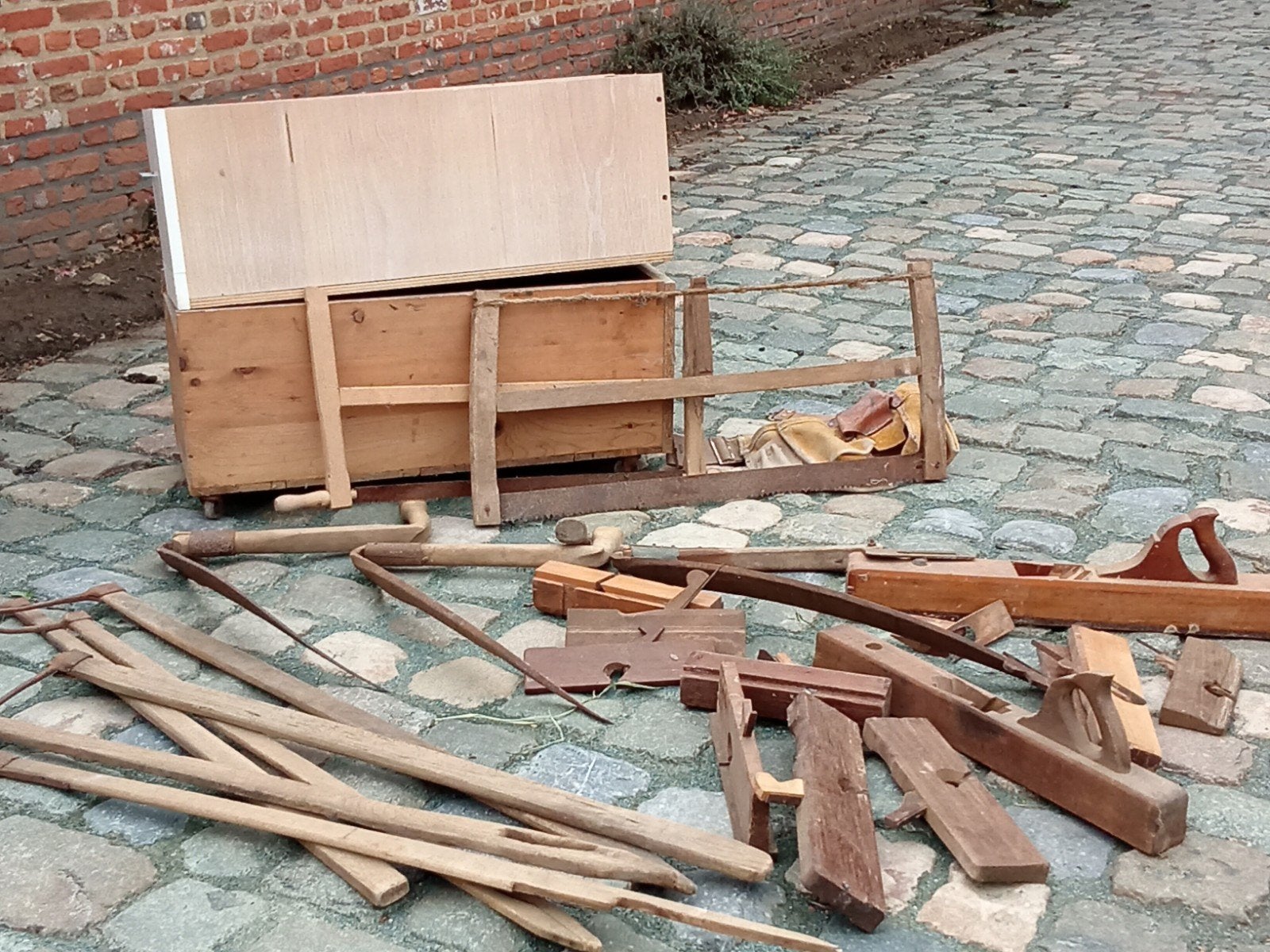 Antieke, Oude Werktuigen : Schaven , Hand- Zeis , Pikhaken, Ophalen