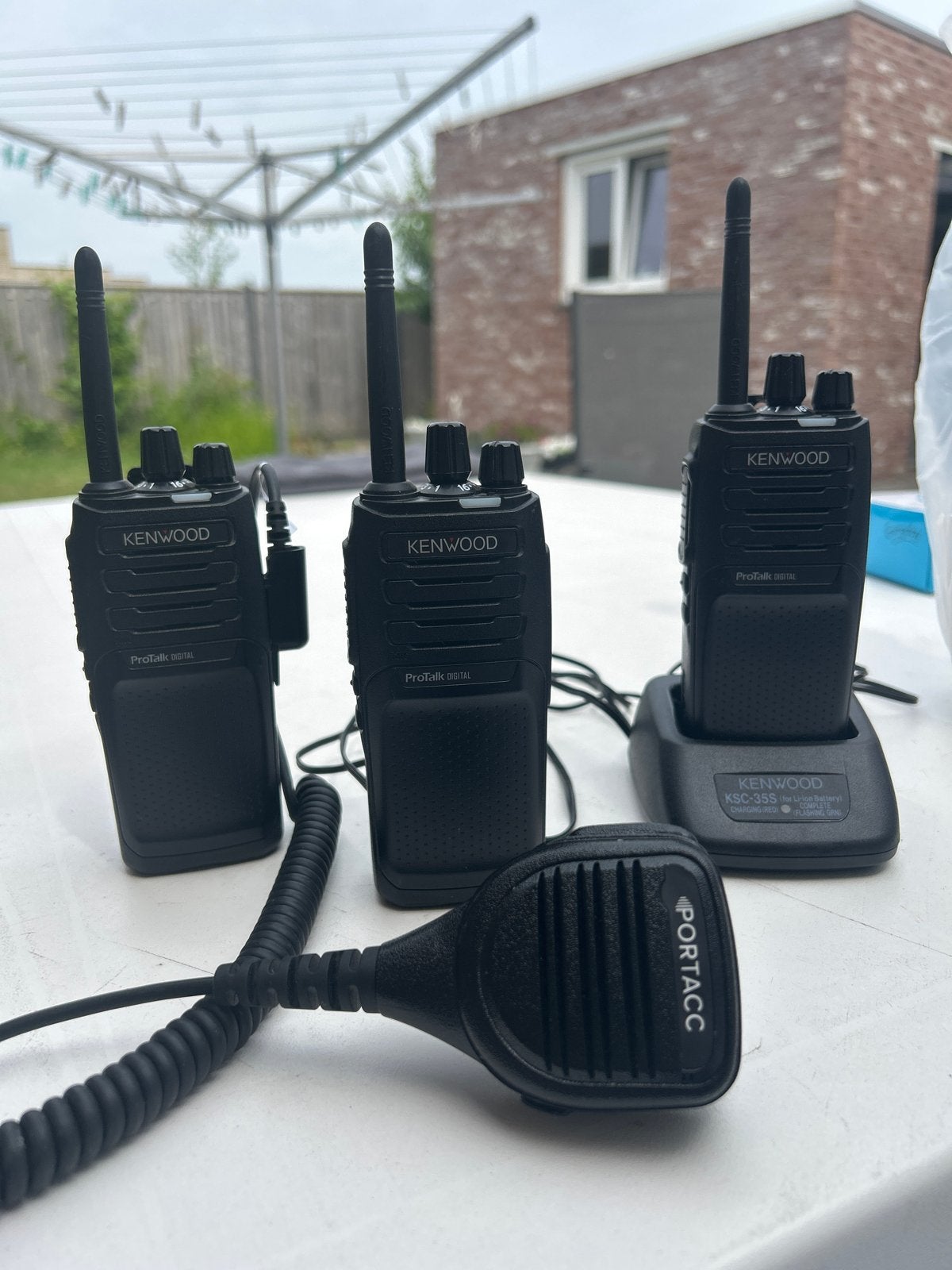 Kenwood ProTalk digitale portofoon met 2 spreeksleutels, Telecommunicatie, Portofoons en Walkie-talkies, Gebruikt, Ophalen of Verzenden