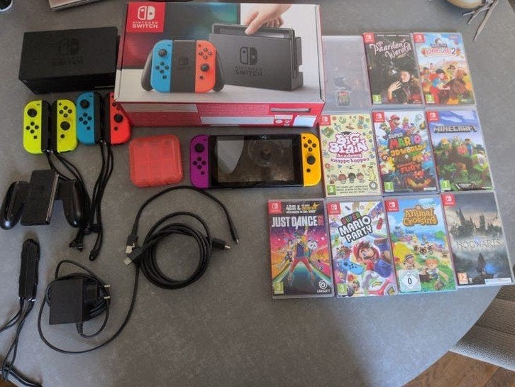 Nintendo Switch + 10 spellen + 6 Joy-Cons | Complete bundel, Ophalen, Switch Original, Met 3 controllers of meer, Gebruikt
