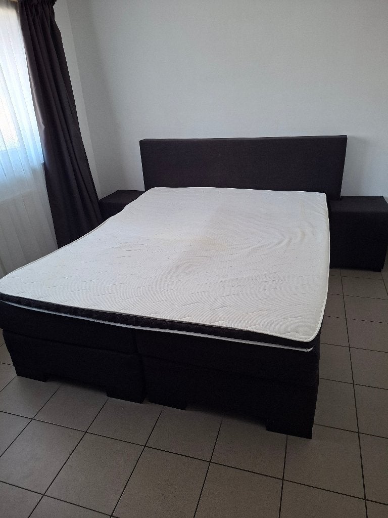 Boxspring incl. 2 bijpassende hockers, Ophalen, Gebruikt, Tweepersoons, 200 cm