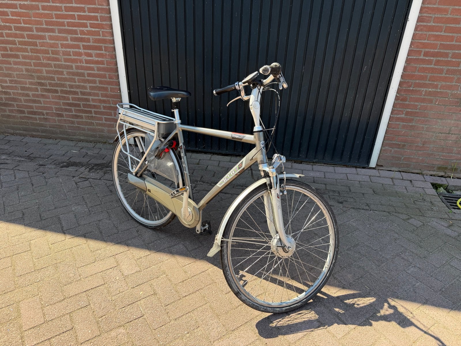 Elektrische fiets met kapotte accu, Fietsen en Brommers, Minder dan 30 km per accu, Gebruikt, 51 tot 55 cm, Ophalen