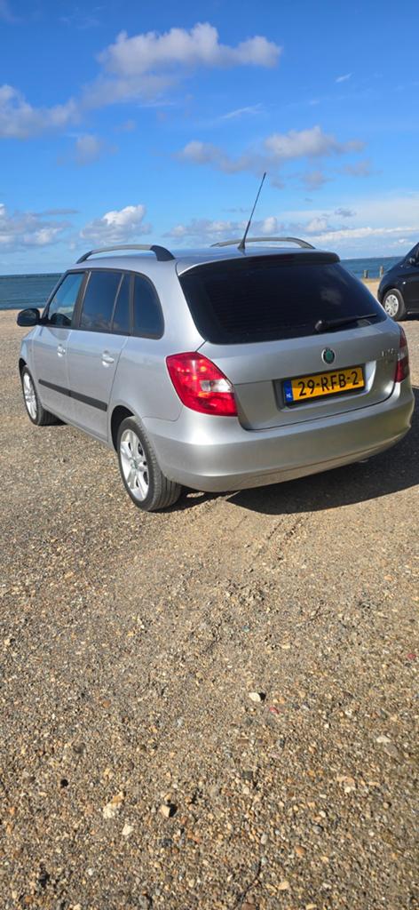 Skoda Fabia 1.2 tsi 2011, Auto's, Skoda, Voorwielaandrijving, Euro 5, 40 €/maand, Zwart