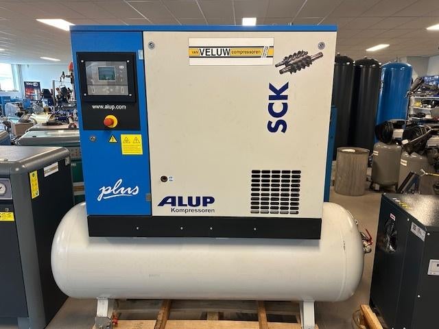 Schroefcompressor Uit Voorraad 5.5kw 7.5kw 11kw 15kw 22kw, Zakelijke goederen, Machines en Bouw | Pompen en Compressoren, Ophalen