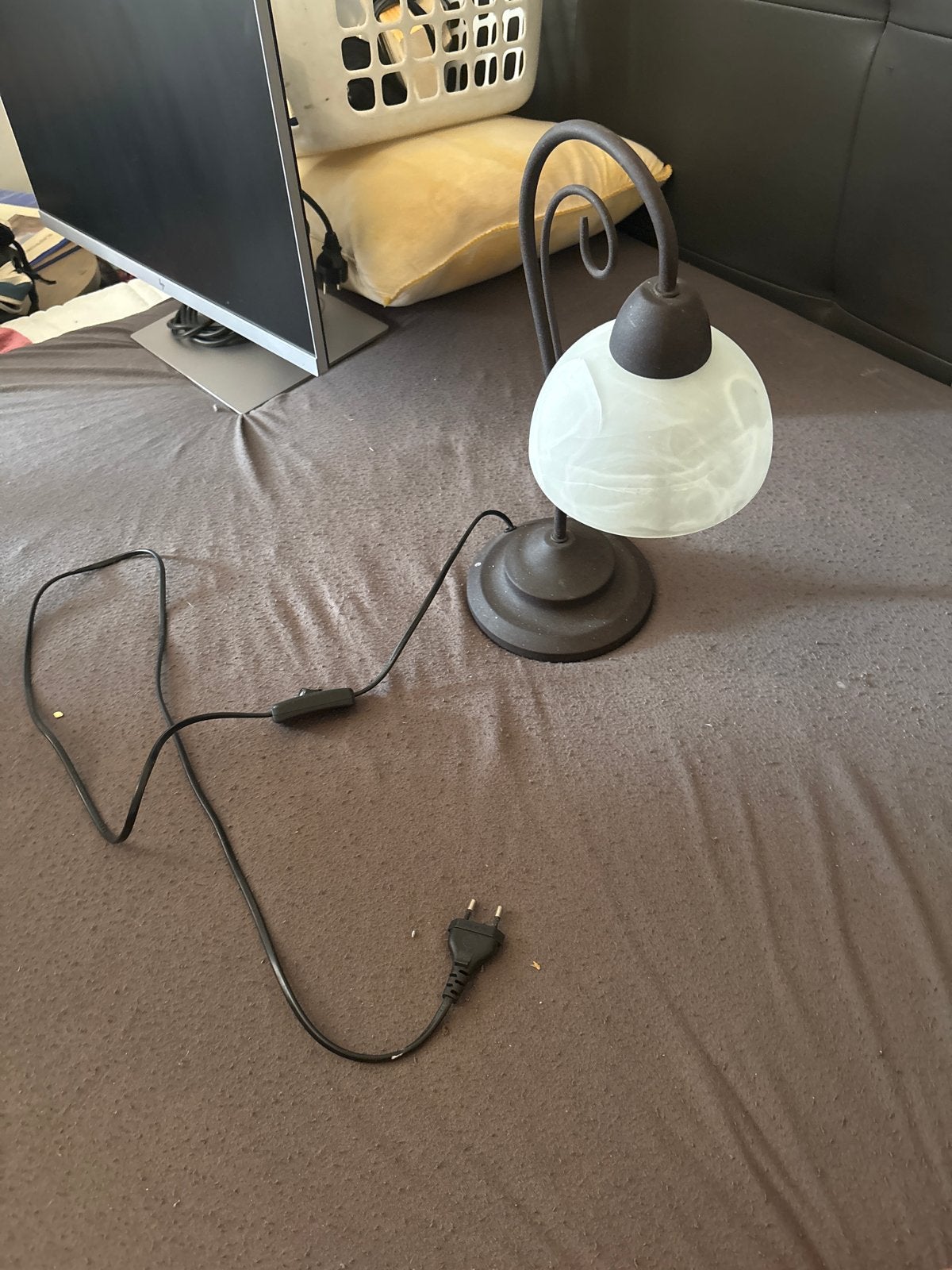 Vintage Tafellamp met Melkglas Kap - Bruin/Brons, Met schakelaar, Gebruikt, Ophalen of Verzenden, Bruin
