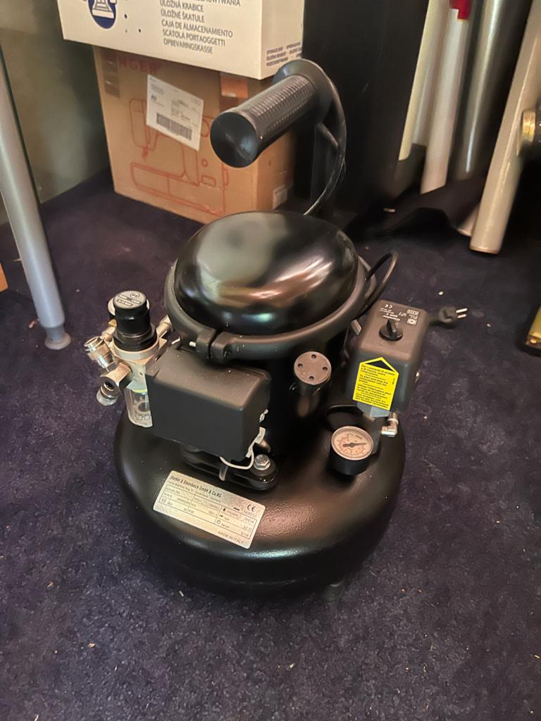 Harder & Steenbeck Aero Pro 30A Airbrush Compressor, Ophalen of Verzenden, Zo goed als nieuw, Minder dan 200 liter/min, Geluidgedempt