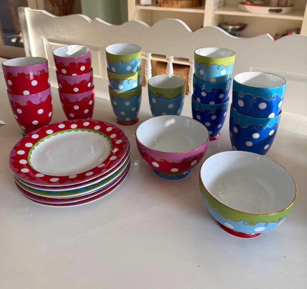 Grote 22-delige Oilily serviesset | Bordjes, kommen & bekers, Ophalen of Verzenden, Gebruikt, Keramiek, Compleet servies