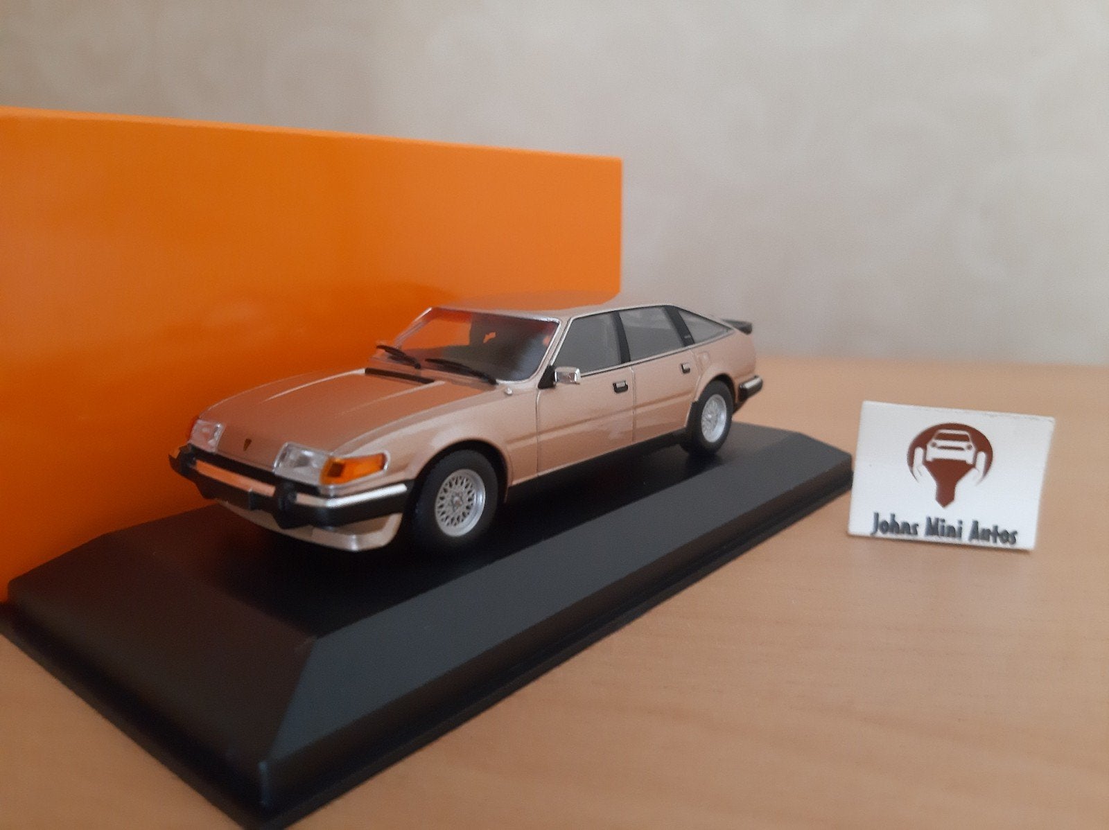 Rover Vitesse 3.5 V8 SD1 1986 goud-metallic Maxichamps 1:43