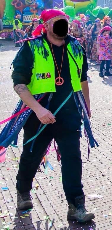 10x Hippie flower power vestje + stof slingers / loopgroep, Carnaval, Overige maten, Ophalen of Verzenden, Zo goed als nieuw