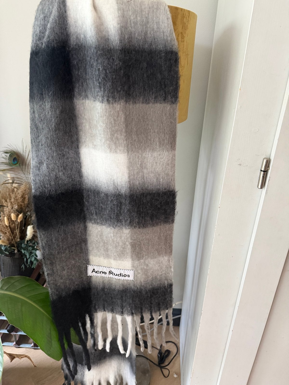 Acne Studios sjaal, Verzenden, Zo goed als nieuw, Sjaal