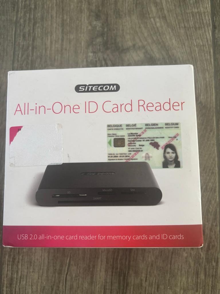 Sitecom All-in-One ID Kaartlezer & Geheugenkaartlezer, Ophalen of Verzenden, Zo goed als nieuw
