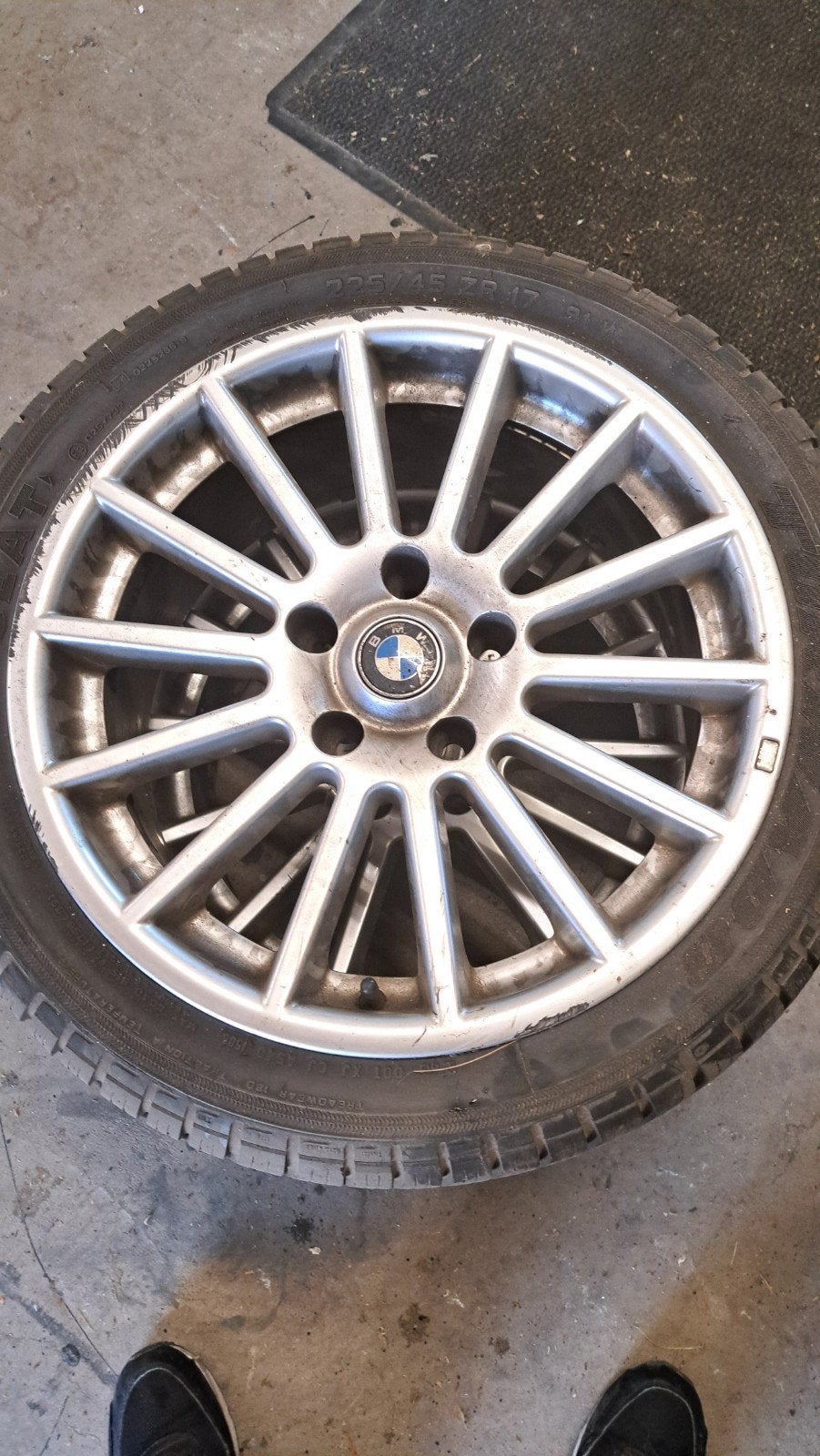 2 BMW velgen met banden - 225/45 ZR17, Ophalen, Gebruikt
