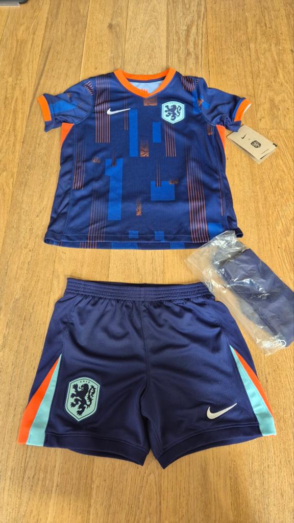 Nike KNVB Oranje uit tenue 110-116, Ophalen of Verzenden, Nieuw, Nike, Jongen of Meisje