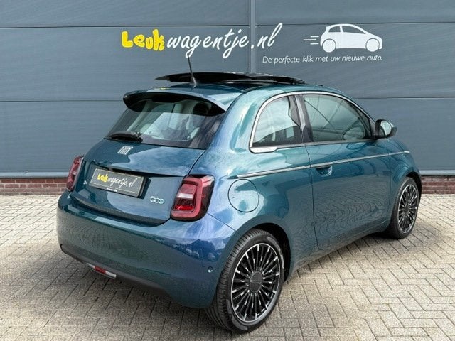 Fiat 500 La Prima 42 kWh *schuifdak *leer *camera *SOH 90,6%, Gebruikt, 118 pk, 4 stoelen, Leder