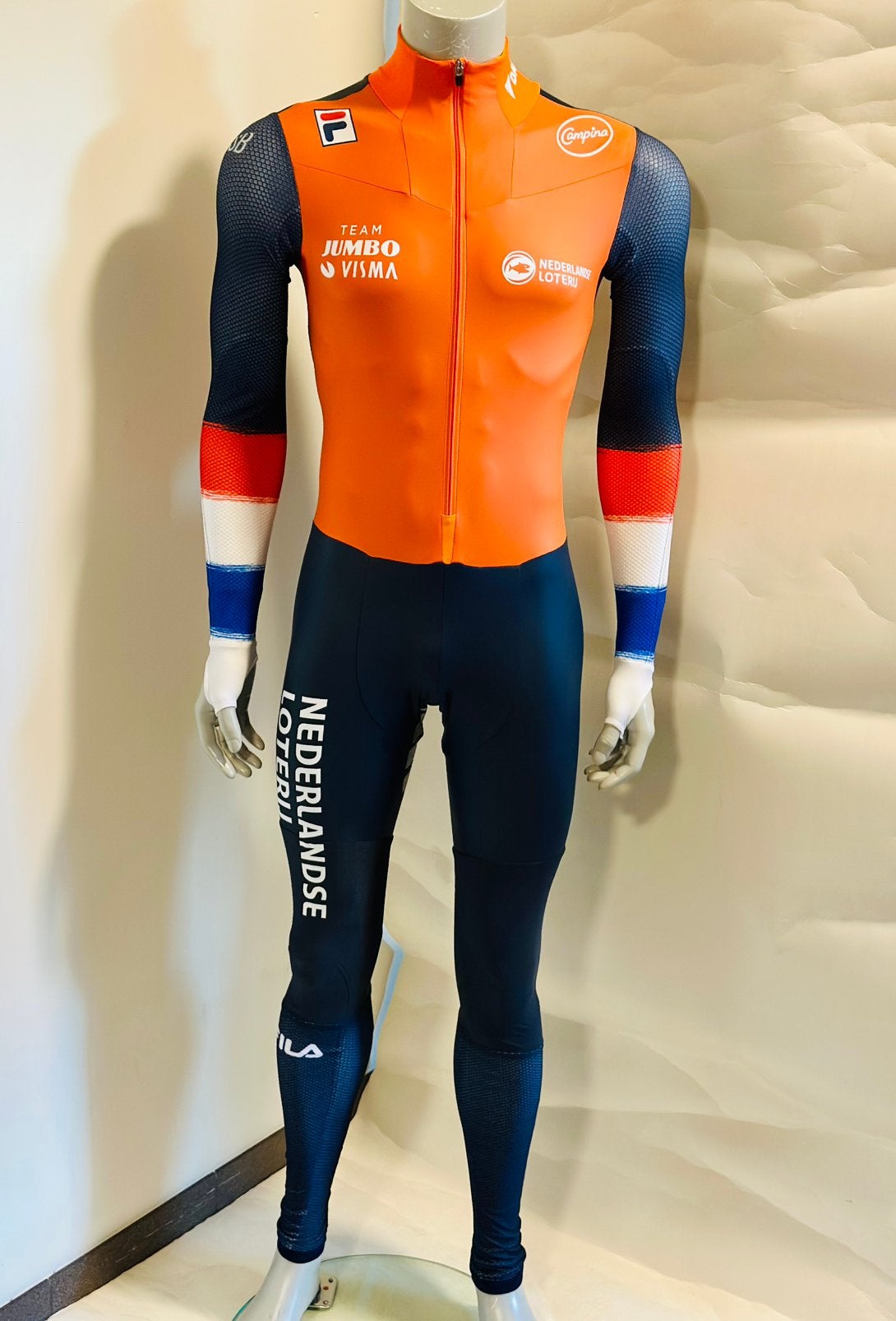Schaatskleding schaatspak snelpak speedsuit maat L Fila, Sport en Fitness, Schaatsen, Ophalen of Verzenden, Zo goed als nieuw