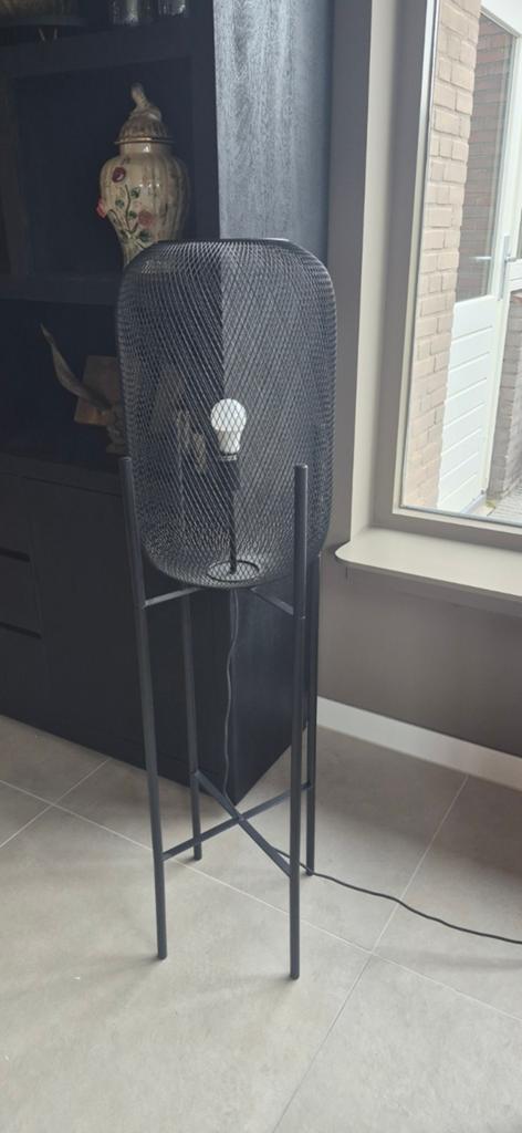 Industriële staande lamp, Huis en Inrichting, Lampen | Vloerlampen, 100 tot 150 cm, Ophalen of Verzenden, Zo goed als nieuw, Metaal