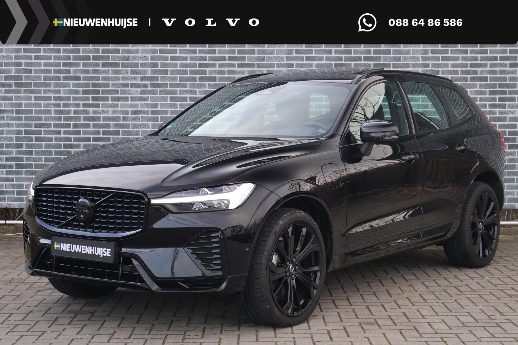 Volvo XC60 2.0 T8 Plug-in Hybrid AWD Plus Black Edition | Lo, Auto's, Gebruikt, Euro 6, 4 cilinders, Zwart