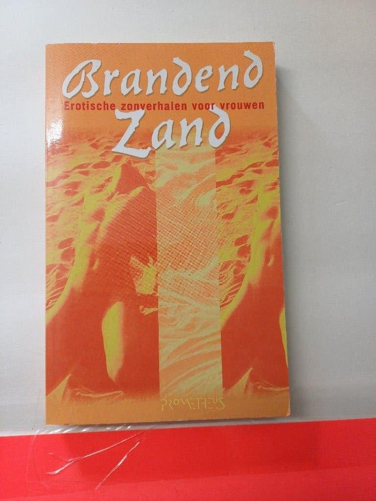 Boek - Brandend Zand - Erotische zonverhalen voor vrouwen, Ophalen of Verzenden, Gelezen, Gezondheid en Conditie