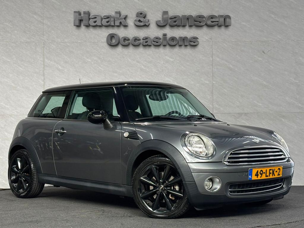 Mini Mini 1.6 Cooper Business Line - Cruise - Airco - Radio, Voorwielaandrijving, Gebruikt, 4 cilinders, 4 stoelen