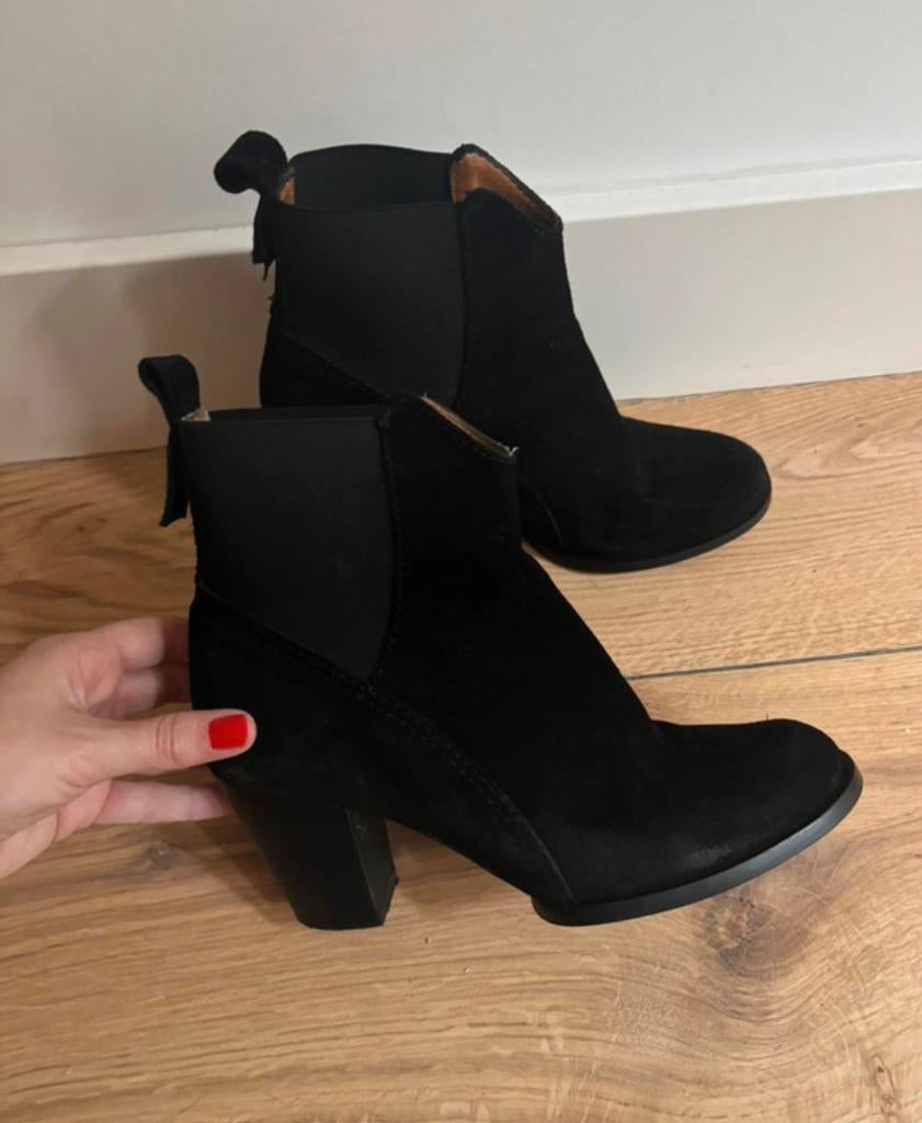Zara suede enkelboots,dicker boots,chelsea laarzen zwart, 37, Zwart, Lage of Enkellaarzen, Ophalen of Verzenden, Zo goed als nieuw