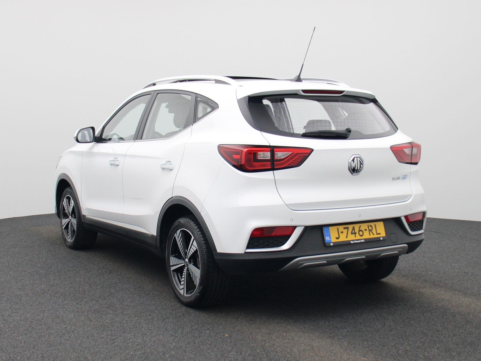 MG ZS EV Luxury 45 kWh | Leder | Navi | Panoramadak | CarPla, Auto's, MG, Gebruikt, 143 pk, ZS, 1507 kg