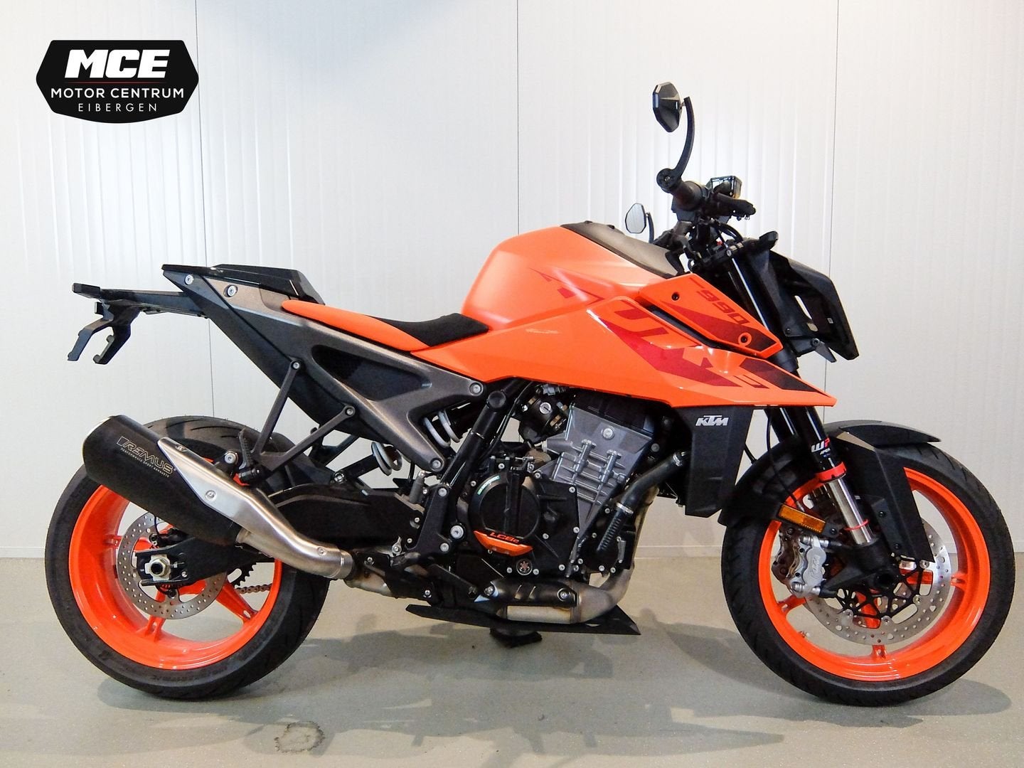 KTM Duke 990 Plus (bj 2025), 2 cilinders, KTM, Motorrijbewijs A, Bedrijf