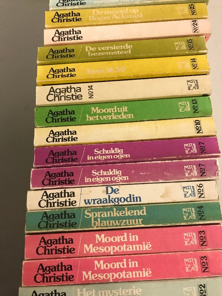 T.K. 13 boeken van Agatha Christie & 15 Vijflings zie lijst, Ophalen of Verzenden, Gelezen, Agatha Christie