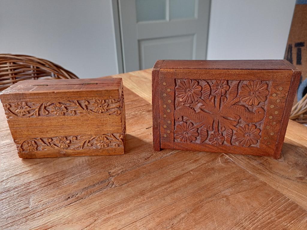 2x houten kistje met houtsnijwerk, Huis en Inrichting, Minder dan 50 cm, Minder dan 50 cm, Ophalen of Verzenden, Zo goed als nieuw