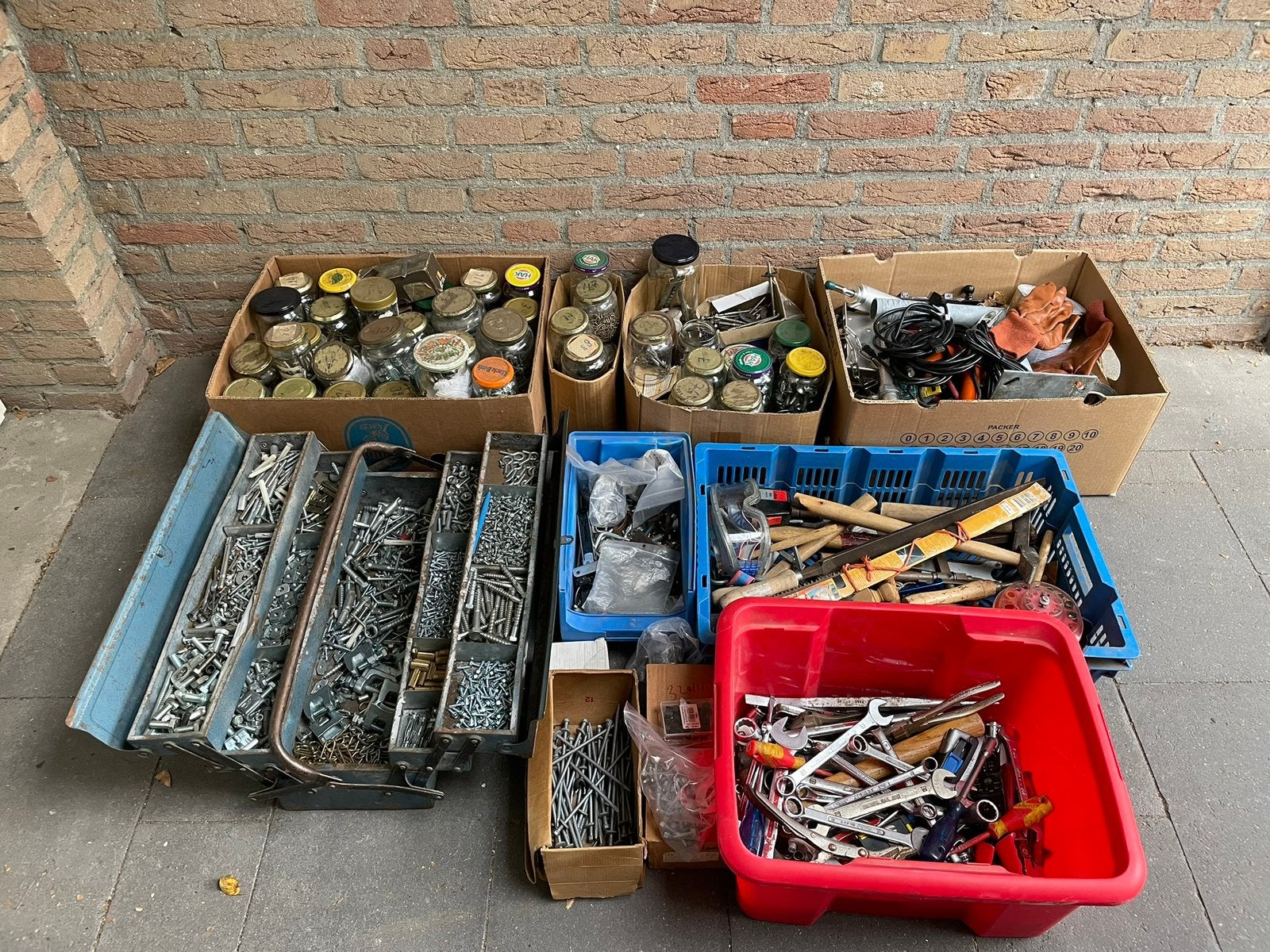 Grote partij (merk) gereedschap en bevestigingsmaterialen, Ophalen, Gebruikt, Gereedschapsset