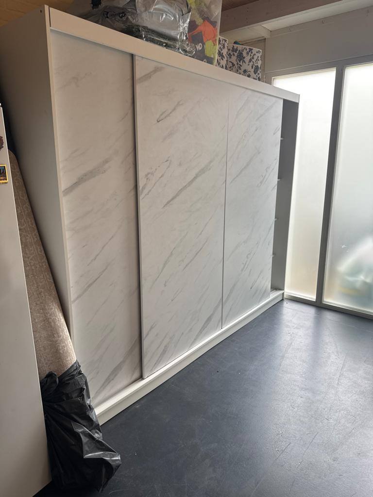Meubella kast 250cm met schuifdeuren, Ophalen, Overige materialen, Gebruikt, 200 cm of meer